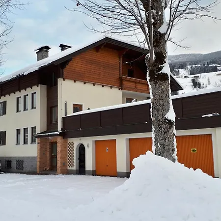 Riverhaus Homestay