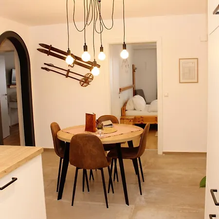 Homestay Riverhaus *