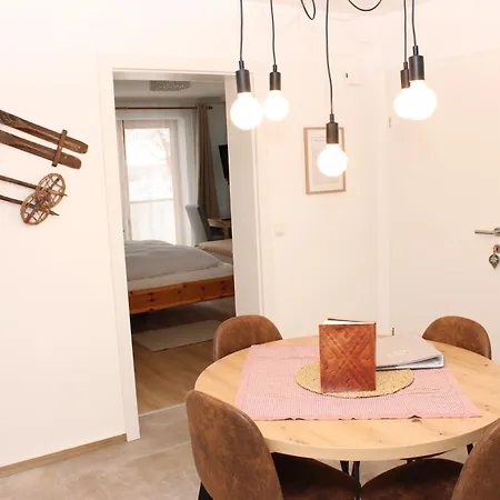 Riverhaus Homestay *